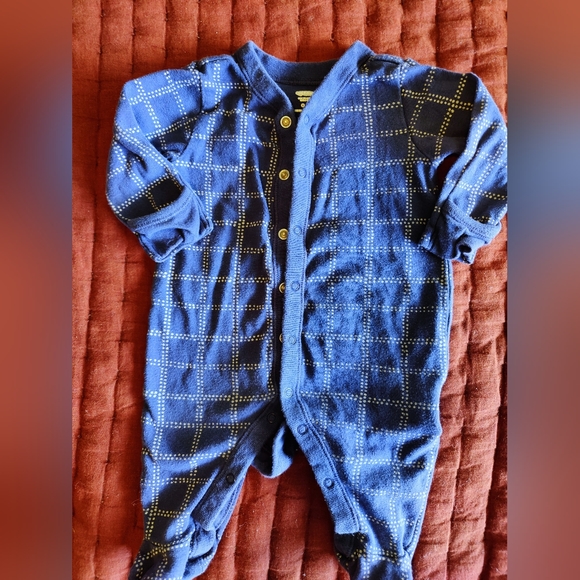 Bundle of 3 Snap Footies, Little Me, Old Navy & Carter's - Picture 6 of 6